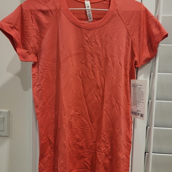 Brand New - Lululemon Swiftly Tech Short Sleeve 2.0 - Women 10 - Picture 1 of 2